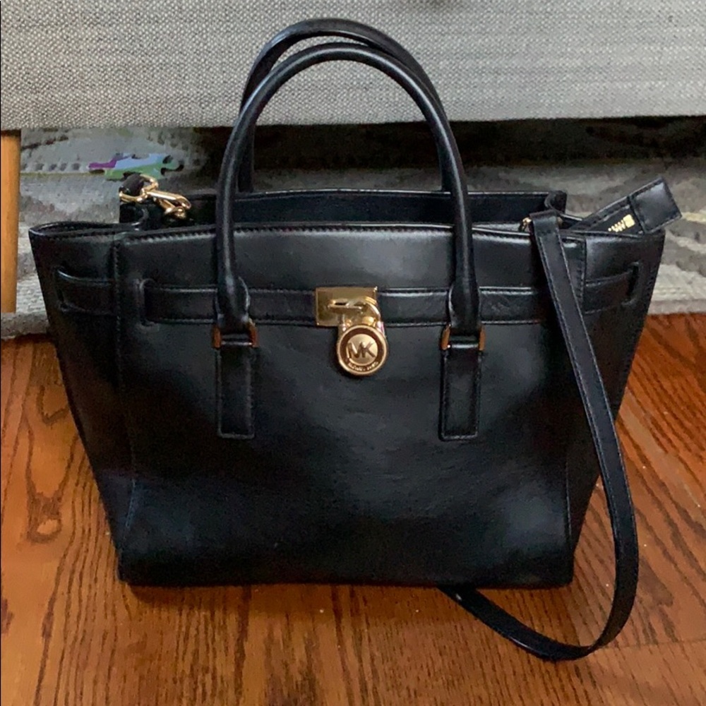 Beautiful black MICHAEL KORS bag medium size